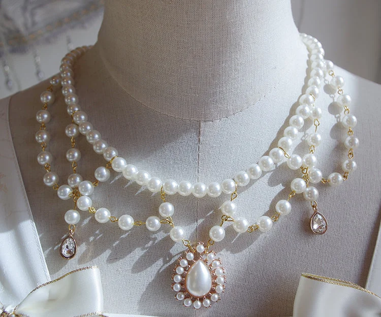 white / Free size / Pearl necklace