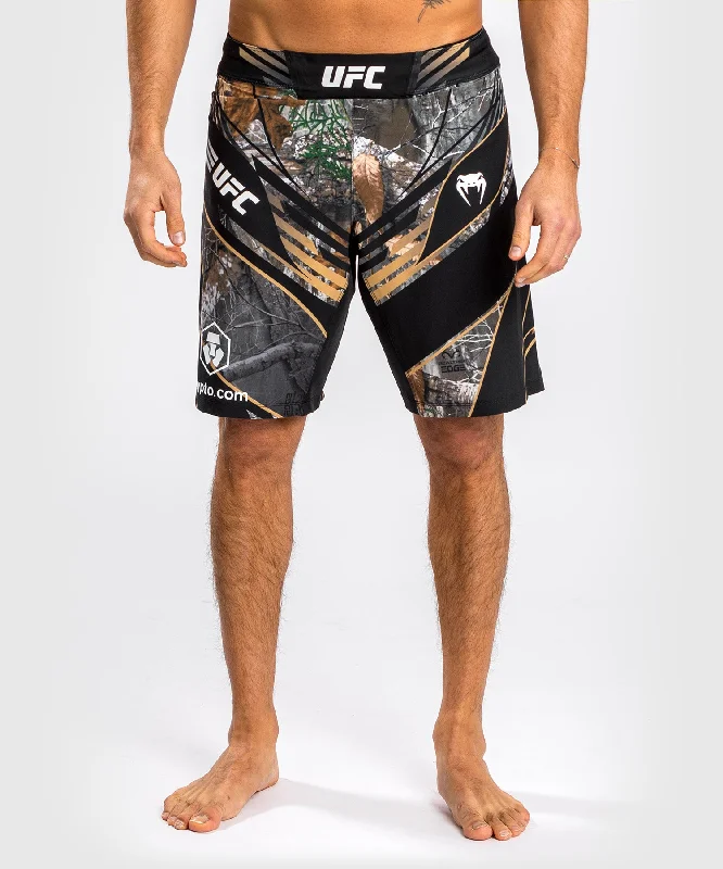 Men's neon - colored athletic shorts for high - visibility workoutsFightshort Homme UFC Venum Authentic Fight Night - Coupe Longue - Realtree® Camo Men's neon - colored athletic shorts for high - visibility workoutsFightshort Homme UFC Venum Authentic Fight Night - Coupe Longue - Realtree® Camo