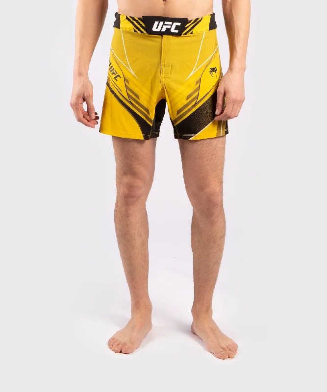 Men's zip - pocket canvas shorts for added functionality during travelFightshort Homme UFC Venum Pro Line - Jaune Men's zip - pocket canvas shorts for added functionality during travelFightshort Homme UFC Venum Pro Line - Jaune