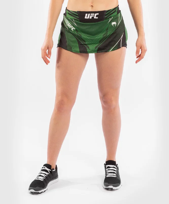 Men's ripped denim shorts for a trendy streetwear aestheticJupe-Short Femme UFC Venum Authentic Fight Night - Vert Men's ripped denim shorts for a trendy streetwear aestheticJupe-Short Femme UFC Venum Authentic Fight Night - Vert