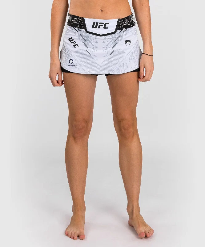 Men's zip - pocket canvas shorts for added functionality during travelJupe-Short pour Femmes UFC Adrenaline by Venum Authentic Fight Night - Blanc Men's zip - pocket canvas shorts for added functionality during travelJupe-Short pour Femmes UFC Adrenaline by Venum Authentic Fight Night - Blanc