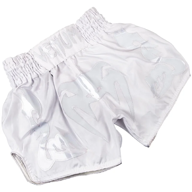Men's distressed cotton shorts for a bohemian - inspired styleShort de boxe thaï Venum Bangkok Inferno - Blanc Men's distressed cotton shorts for a bohemian - inspired styleShort de boxe thaï Venum Bangkok Inferno - Blanc