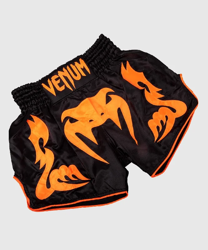 Men's pastel - colored cotton shorts for a spring - friendly outfitShort de boxe thaï Venum Bangkok Inferno - Noir/Orange Men's pastel - colored cotton shorts for a spring - friendly outfitShort de boxe thaï Venum Bangkok Inferno - Noir/Orange