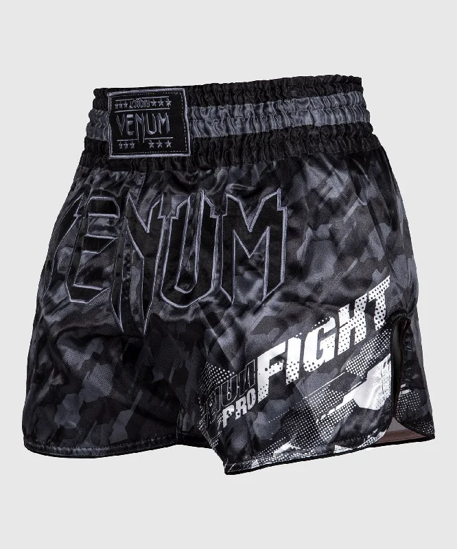 Men's side - stripe track shorts for a sporty running lookShort de Muay Thai Venum Tecmo - Gris Men's side - stripe track shorts for a sporty running lookShort de Muay Thai Venum Tecmo - Gris