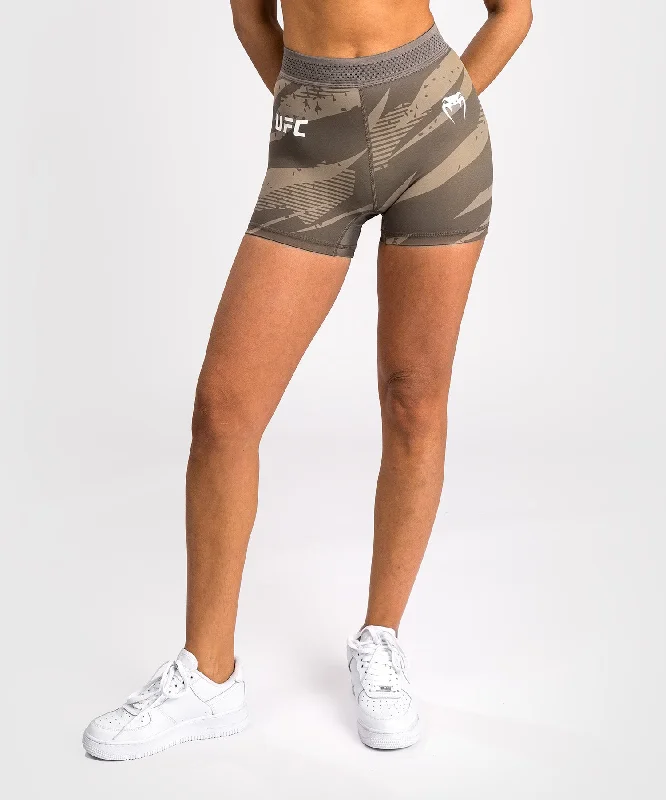 Men's ripped denim shorts for a trendy streetwear aestheticShort de Vale Tudo pour Femmes UFC Adrenaline by Venum Fight Week - Desert Camo Men's ripped denim shorts for a trendy streetwear aestheticShort de Vale Tudo pour Femmes UFC Adrenaline by Venum Fight Week - Desert Camo