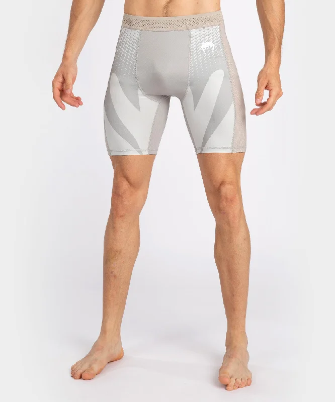 Men's high - waisted swim shorts with UPF protection for beach vacationsShort de Vale Tudo Pour Hommes Venum Attack - Sable Men's high - waisted swim shorts with UPF protection for beach vacationsShort de Vale Tudo Pour Hommes Venum Attack - Sable