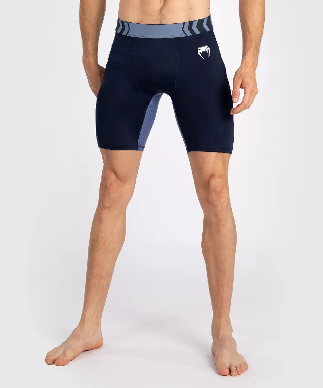 Men's checkered pattern wool shorts for a stylish winter layering optionShort Vale Tudo pour Hommes Venum Tempest - Bleu Marine/Bleu Men's checkered pattern wool shorts for a stylish winter layering optionShort Vale Tudo pour Hommes Venum Tempest - Bleu Marine/Bleu