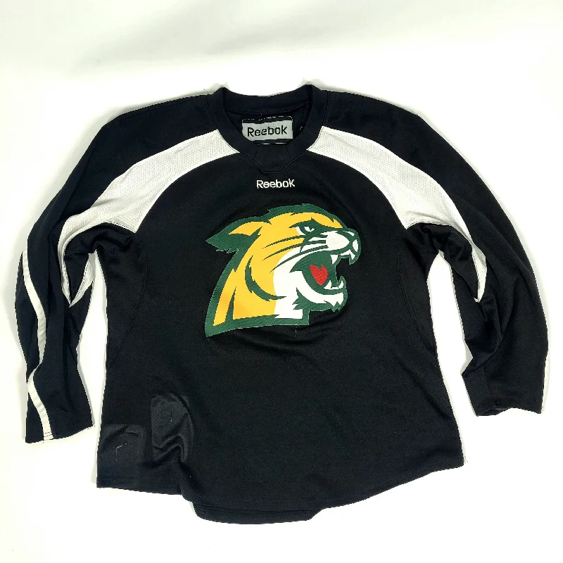 Men's Sustainable Organic Cotton Rugby Jerseys for Eco - Conscious Sports EnthusiastsNCAA - Used Reebok Goalie Practice Jersey (Black) Men's Sustainable Organic Cotton Rugby Jerseys for Eco - Conscious Sports EnthusiastsNCAA - Used Reebok Goalie Practice Jersey (Black)