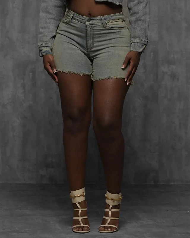 Men's Jeans with a Hidden Coin Pocket for Added ConvenienceHalle Denim Shorts