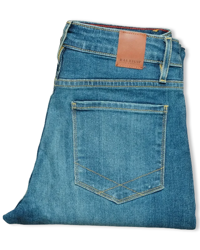 Men's Jeans with a Hidden Coin Pocket for Added ConvenienceHaywood - Perfecto