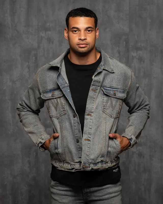Men's Cargo Jeans with Multiple Pockets for a Practical and Outdoor - Friendly LookMason Denim Jacket