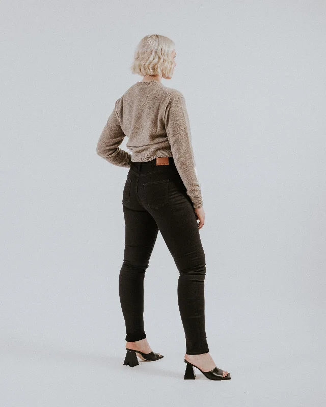 Men's Jeans with a Button - Fly for a Traditional and Classic AestheticThe Dina - Black Stretch Men's Jeans with a Button - Fly for a Traditional and Classic AestheticThe Dina - Black Stretch