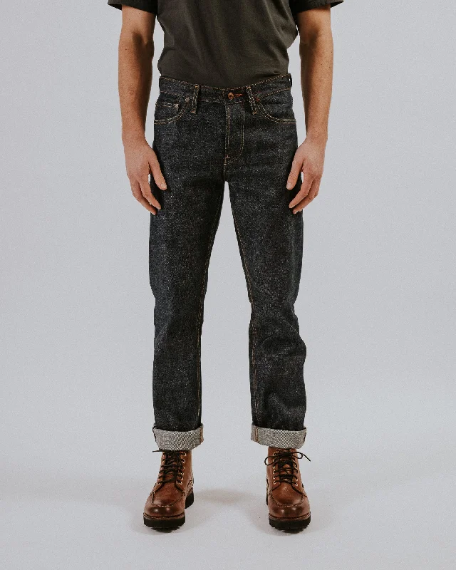 Men's Colored Jeans in Burgundy for a Bold and Fashion - Forward LookThe Hack@ - Slim Fit - Japanese Selvedge. Men's Colored Jeans in Burgundy for a Bold and Fashion - Forward LookThe Hack@ - Slim Fit - Japanese Selvedge.