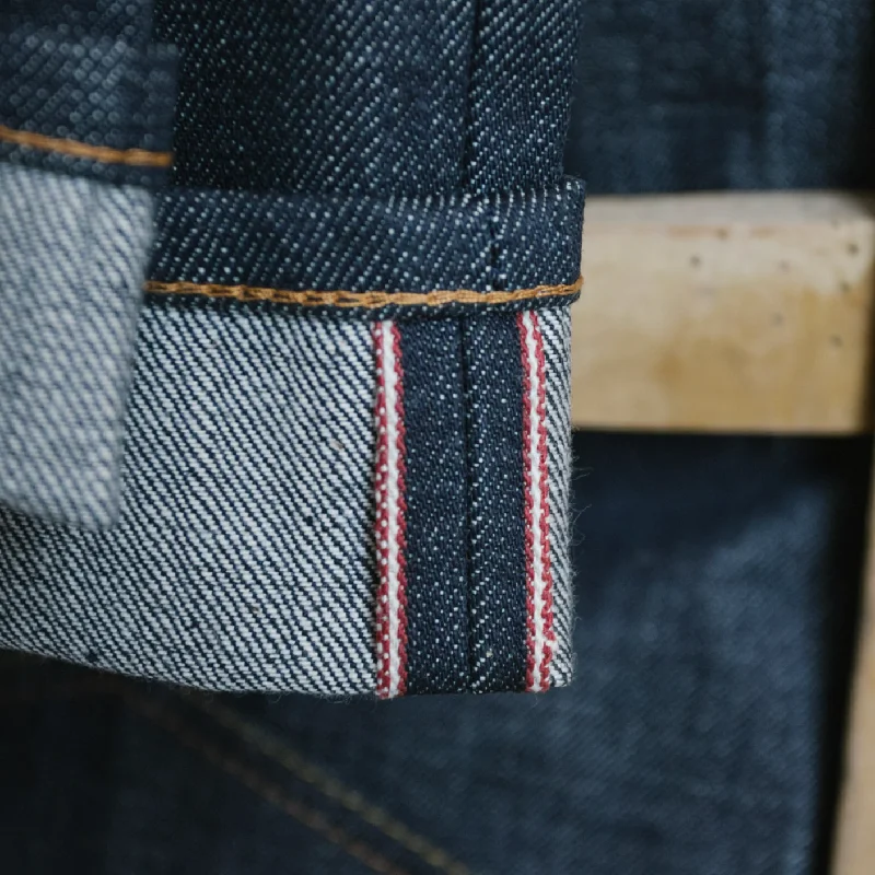 Men's Jeans with an Elastic Waistband for Ultimate ComfortThe V-Fit - Tapered - Japanese Selvedge. Men's Jeans with an Elastic Waistband for Ultimate ComfortThe V-Fit - Tapered - Japanese Selvedge.