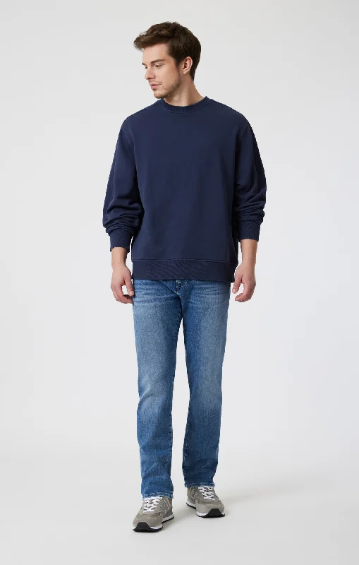 Men's Cargo Jeans with Multiple Pockets for a Practical and Outdoor - Friendly LookZACH STRAIGHT LEG IN MID BRUSHED ORGANIC VINTAGE Men's Cargo Jeans with Multiple Pockets for a Practical and Outdoor - Friendly LookZACH STRAIGHT LEG IN MID BRUSHED ORGANIC VINTAGE