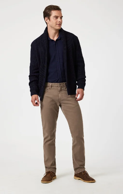Men's Low - Rise Jeans in a Light Wash for a Casual and Youthful LookZACH STRAIGHT LEG IN TIMBER LUXE TWILL Men's Low - Rise Jeans in a Light Wash for a Casual and Youthful LookZACH STRAIGHT LEG IN TIMBER LUXE TWILL