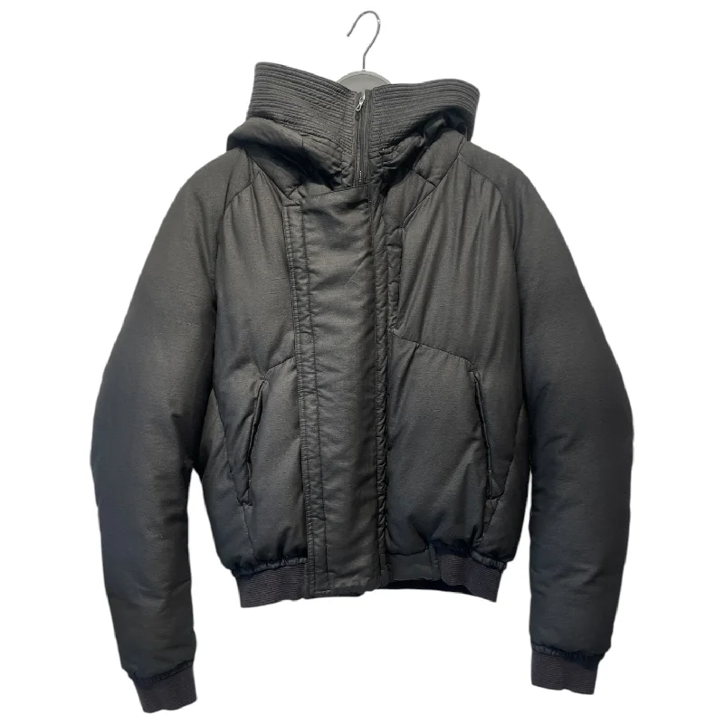 Men jackets with a media - friendly pocket for easy access to gadgetsMA JULIUS/Puffer Jkt/1/Silk/BLK/DOWN PUFFER Men jackets with a media - friendly pocket for easy access to gadgetsMA JULIUS/Puffer Jkt/1/Silk/BLK/DOWN PUFFER