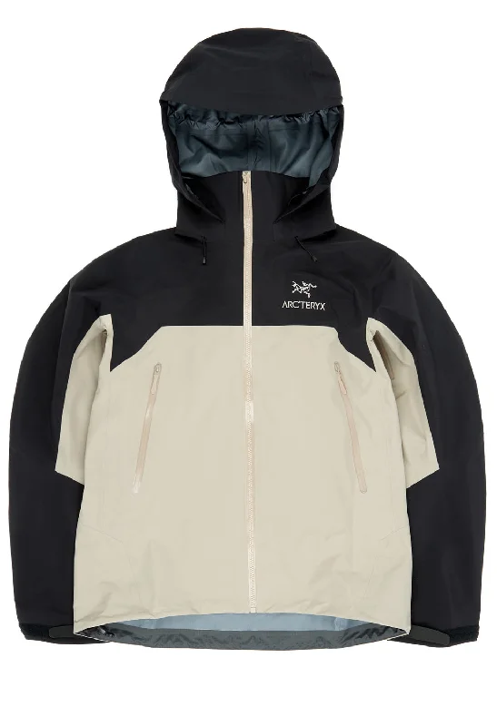 Men jackets with a media - friendly pocket for easy access to gadgetsArc'teryx Men's Beta AR Jacket - Black / Rune Men jackets with a media - friendly pocket for easy access to gadgetsArc'teryx Men's Beta AR Jacket - Black / Rune