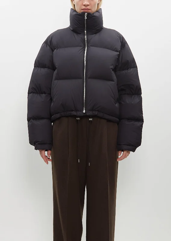 Hooded men jackets with a detachable faux - fur trim for added warmthSuper Light Nylon Ripstop Down Blouson Hooded men jackets with a detachable faux - fur trim for added warmthSuper Light Nylon Ripstop Down Blouson