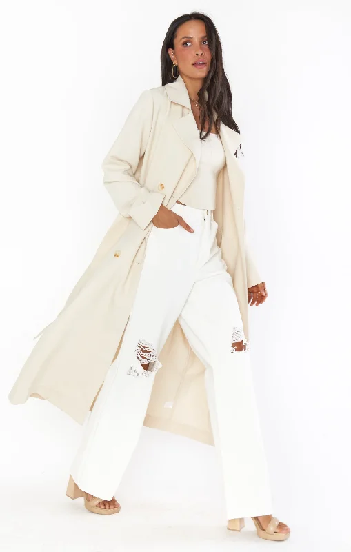 Men jackets with a built - in hood that can be stowed away when not in useTrevor Trench ~ Off White Men jackets with a built - in hood that can be stowed away when not in useTrevor Trench ~ Off White