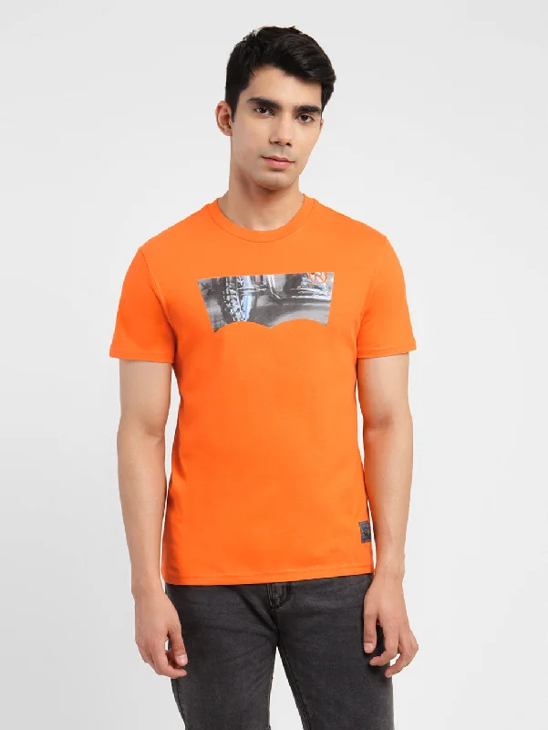 Men's plus - size pocket t - shirts with a classic lookGraphic T-shirt from Levi's Motorcycle Collection Men's plus - size pocket t - shirts with a classic lookGraphic T-shirt from Levi's Motorcycle Collection