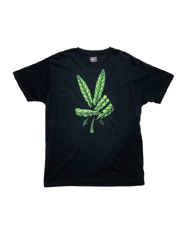 Men's smart - casual checkered t - shirts for semi - formal occasionsInk Detroit Peaceful Leaf T-Shirt - Black Men's smart - casual checkered t - shirts for semi - formal occasionsInk Detroit Peaceful Leaf T-Shirt - Black
