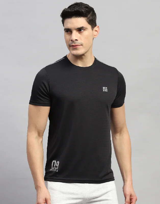 Men's slim - fit graphic t - shirts with vintage rock band printsMen Black Solid Round Neck Half Sleeve T-Shirt Men's slim - fit graphic t - shirts with vintage rock band printsMen Black Solid Round Neck Half Sleeve T-Shirt