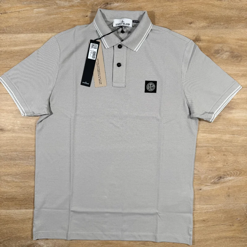 Men's two - tone stripe polo shirts with a preppy styleStone Island Patch Logo Polo Shirt in Grey Men's two - tone stripe polo shirts with a preppy styleStone Island Patch Logo Polo Shirt in Grey