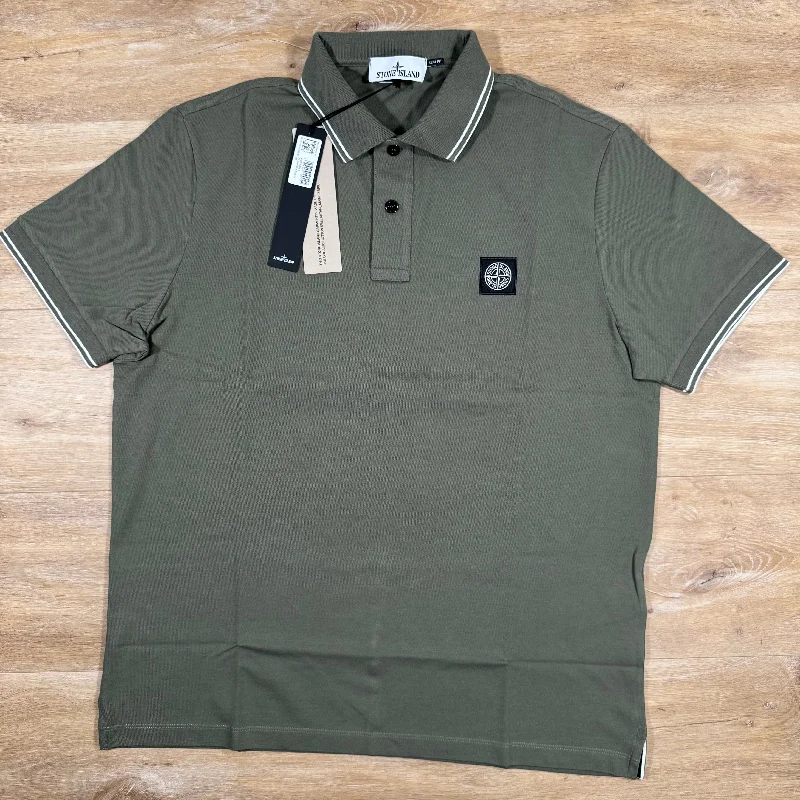 Men's color - block polo shirts with a bold fashion statementStone Island Patch Logo Polo Shirt in Musk Green