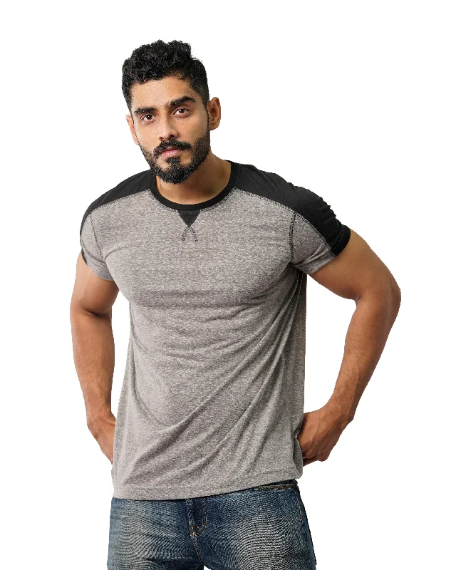 Men's smart - casual checkered t - shirts for semi - formal occasionsCrew Neck Dual Colour Half Sleeve T-Shirts.